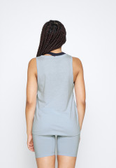 Tommy Hilfiger REGULAR TEE  Top breezy blue ОБЫЧНАЯ ФУТБОЛКА Верх свежий синий