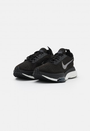 Nike Sportswear ZOOM TYPE Sneaker low black/summit white ZOOM TYPE Низкие кроссовки женские черный/высокобелый