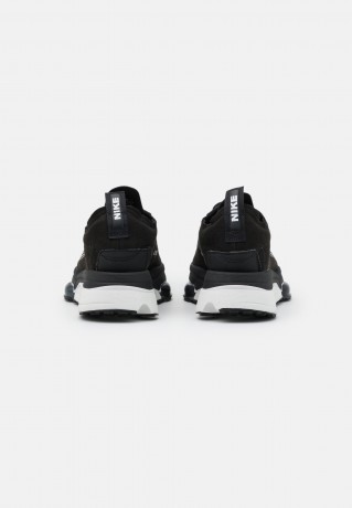 Nike Sportswear ZOOM TYPE Sneaker low black/summit white ZOOM TYPE Низкие кроссовки женские черный/высокобелый