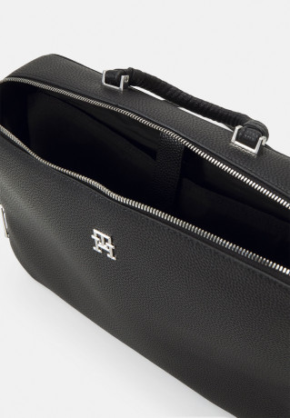 Tommy Hilfiger EMBLEM LAPTOP BAG Laptop bag black СУМКА ДЛЯ НОУТБУКА EMBLEM Сумка для ноутбука черный
