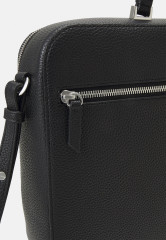 Tommy Hilfiger EMBLEM LAPTOP BAG Laptop bag black СУМКА ДЛЯ НОУТБУКА EMBLEM Сумка для ноутбука черный