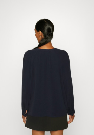 Tommy Hilfiger SOLID RAGLAN BLOUSE Long sleeved top desert sky БЛУЗКА ИЗ ОДНОГО РЕГЛАНА Топ с длинными рукавами небо пустыни