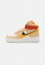 Nike Sportswear WMNS AIR FORCE 1 HI SE Sneaker high sesame/yellow ochre/sail/off noir/cinnabar/white WMNS AIR FORCE 1 HI SE Высокие кроссовки женские кунжут/желтая охра/парус/off noir/киноварь/белый