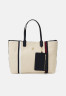 Tommy Hilfiger ICONIC TOMMY TOTE CORP Tote bag sugarcane corp twill ICONIC TOMMY TOTE CORP Сумка-тоут саржа из сахарного тростника