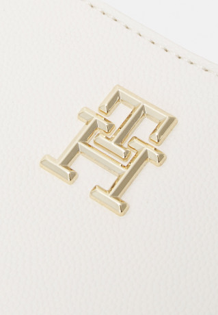 Tommy Hilfiger TIMELESS CHAIN CROSSOVER Across body bag weathered white TIMELESS CHAIN ??CROSSOVER Сумка через плечо выветрившийся белый