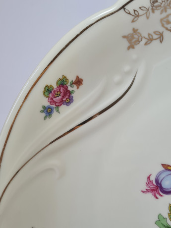Тарелка с разноцветным цветочным рисунком и позолоченным узором, 29 x 4 см, Германия, 1960-70гг.