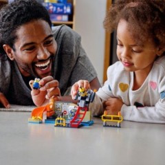 LEGO LEGO Minions 75546 Minions in Grus Labor LEGO Minions 75546 Миньоны в лаборатории Грю