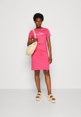 Tommy Hilfiger REGULAR SHORT DRESS Jersey dress bright cerise pink ОБЫЧНОЕ КОРОТКОЕ ПЛАТЬЕ Платье из джерси ярко-вишнево-розовый
