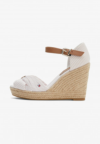 Tommy Hilfiger SEERSUCKER Wedge sandals seersucker soothing pink SEERSUCKER Босоножки на танкетке Сирсакер успокаивающий розовый