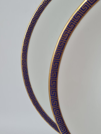 Набор тарелок винтажных PMR Jager & Co Bavaria, белый фарфор с золотисто-голубым узором, 36 x 26 x 3 см и 33,5 x 23,5 x 3 см, Германия, 1960-70гг.