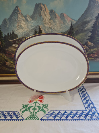 Набор тарелок винтажных PMR Jager & Co Bavaria, белый фарфор с золотисто-голубым узором, 36 x 26 x 3 см и 33,5 x 23,5 x 3 см, Германия, 1960-70гг.