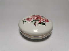 Aquincum Budapest, Аквинкум Будапешт Шкатулка фарфоровая с розовым букетом и  позолоченным ободком, диаметр 10см, Венгрия 1960-65гг. 