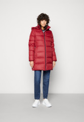 Tommy Hilfiger BAFFLE Down coat rouge BAFFLE Пуховик румяна