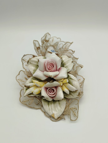 Статуэтка-свадебный сувенир винтажный Capodimonte "Пастельные розы", фарфор/текстиль, Италия, 15 х 6 см, 1960-70гг.