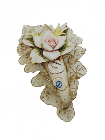 Статуэтка-свадебный сувенир винтажный Capodimonte "Пастельные розы", фарфор/текстиль, Италия, 15 х 6 см, 1960-70гг.