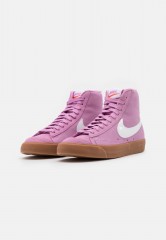 Nike Sportswear BLAZER MID 77 Sneaker high beyond pink/white/med brown/total orange BLAZER MID 77 Высокие кроссовки женские за гранью розового/белого/средне-коричневого/полного оранжевого