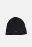 Tommy Hilfiger ESSENTIAL FLAG BEANIE UNISEX Beanie black ESSENTIAL FLAG BEANIE UNISEX Шапочка черный