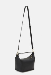 Tommy Hilfiger CASUAL Handbag black ПОВСЕДНЕВНАЯ сумочка черный
