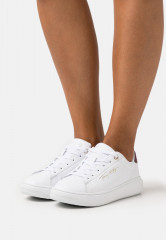 Tommy Hilfiger SIGNATURE COURT Trainers white ПОДПИСЬ СУД Кроссовки белый