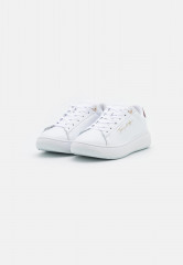 Tommy Hilfiger SIGNATURE COURT Trainers white ПОДПИСЬ СУД Кроссовки белый