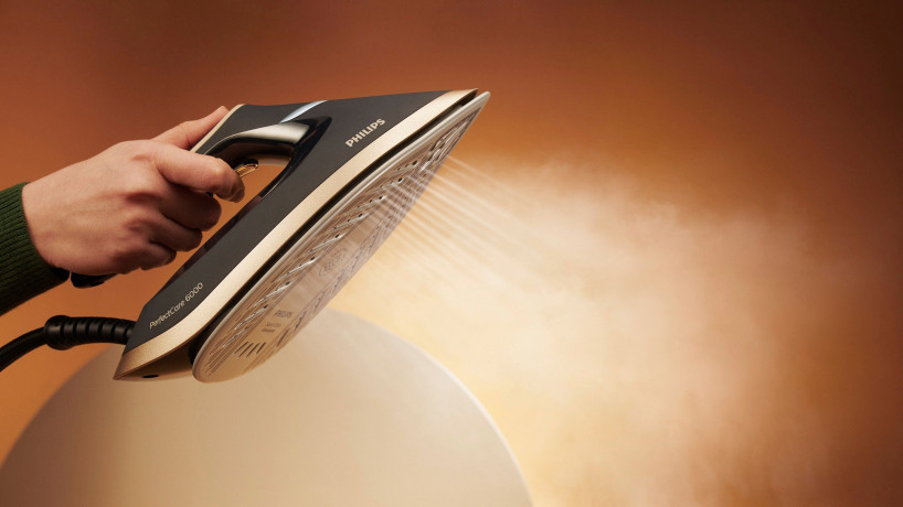 Philips Philips Dampfbugelstation PerfectCare 6000 Series PSG6064/80, 1800 ml Wassertank, 2.400 Watt, OptimalTemp, 600 gr Dampfstoss Паровая гладильная станция Philips PerfectCare 6000 Series PSG6064/80, резервуар для воды 1800 мл, 2400 Вт, OptimalTemp,