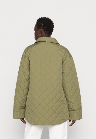 Tommy Hilfiger QUILTEDSORONA SHORT SHACKET Winter jacket parks QUILTEDSORONA SHORT SHACKET Зимняя куртка парки