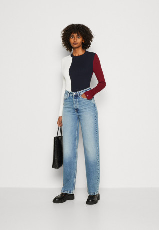 Tommy Hilfiger COLOUR BLOCK Jumper desert sky/rouge/ecru джемпер COLOR BLOCK небо пустыни/румяна/экрю