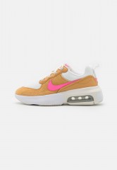 Nike Sportswear AIR MAX VERONA Sneaker low sail/electro orange/twine/white AIR MAX VERONA Низкие кроссовки женские парус/электро оранжевый/шпагат/белый