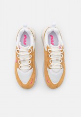 Nike Sportswear AIR MAX VERONA Sneaker low sail/electro orange/twine/white AIR MAX VERONA Низкие кроссовки женские парус/электро оранжевый/шпагат/белый