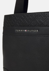 Tommy Hilfiger CENTRAL MINI CROSSOVER UNISEX Across body bag black CENTRAL MINI CROSSOVER UNISEX Сумка через плечо черный