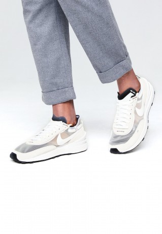 Nike Sportswear WAFFLE ONE Sneaker low summit white/white-black-orange WAFFLE ONE кроссовки женские низкие вершина белый/бело-черно-оранжевый