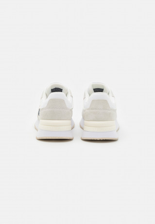 Tommy Hilfiger CORP WEBBING RUNNER Trainers white CORP WEBBING RUNNER Кроссовки белый