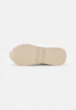 Tommy Hilfiger CORP WEBBING RUNNER Trainers white CORP WEBBING RUNNER Кроссовки белый
