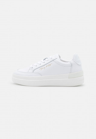 Tommy Hilfiger SIGNATURE Trainers white ПОДПИСЬ Кроссовки белый