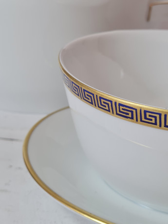 Набор супница и тарелка винтажный PMR Jager & Co Bavaria, белый фарфор с золотисто-голубым узором, 23 x 14 см и 17 x 14 x 7 см, Германия, 1960-70гг.