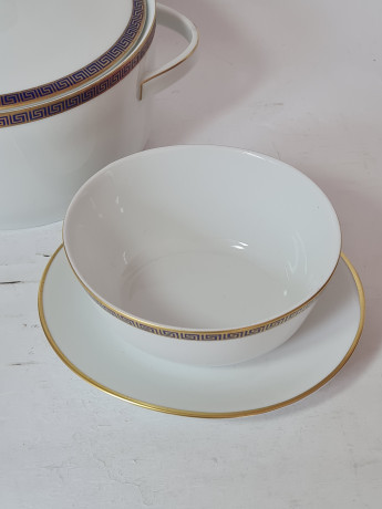 Набор супница и тарелка винтажный PMR Jager & Co Bavaria, белый фарфор с золотисто-голубым узором, 23 x 14 см и 17 x 14 x 7 см, Германия, 1960-70гг.