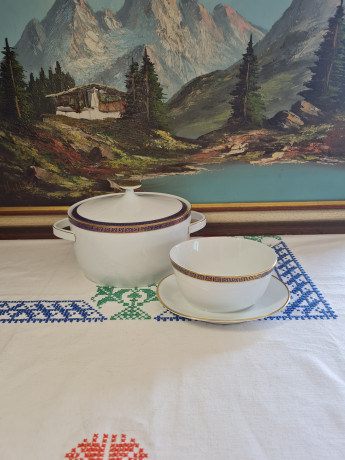 Набор супница и тарелка винтажный PMR Jager & Co Bavaria, белый фарфор с золотисто-голубым узором, 23 x 14 см и 17 x 14 x 7 см, Германия, 1960-70гг.