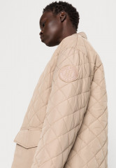 Tommy Hilfiger QUILTEDSORONA SHORT SHACKET Winter jacket beige QUILTEDSORONA SHORT SHACKET Зимняя куртка бежевый
