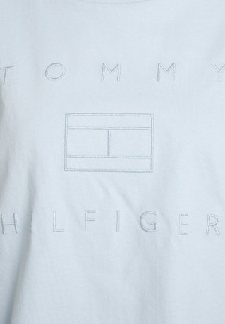 Tommy Hilfiger REGULAR METALLIC C-NK TEE SS Basic T-shirt breezy blue REGULAR METALLIC C-NK TEE SS Базовая футболка свежий синий
