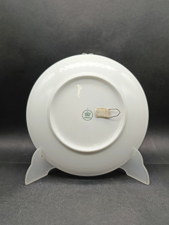 Тарелка декоративная винтажная Kahla "Бергдорф-Хен.1979", фарфор, 19 см, Германия, 1979 год.