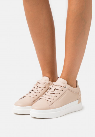 Tommy Hilfiger FEMININE ELEVATED Trainers misty blush FEMININE ELEVATED кроссовки туманный румянец