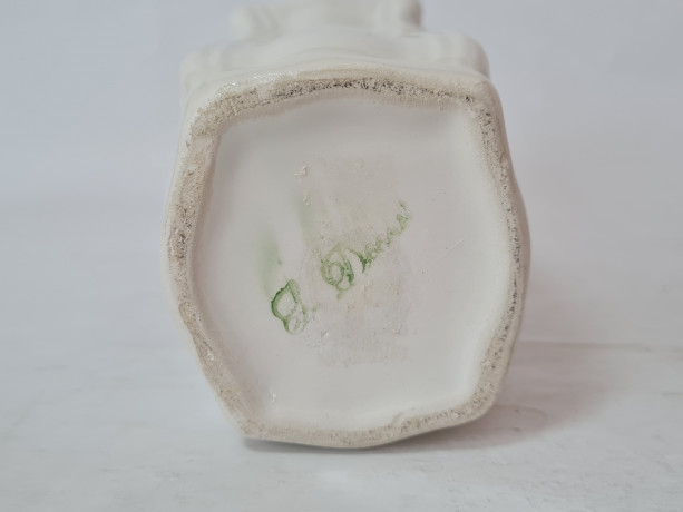 Ваза винтажная Schmelz Saarland, белая керамическая ваза с цветочным орнаментом из разноцветных листочков, 10,5 x 9 x 19,5 см, Германия, 1960-70гг.