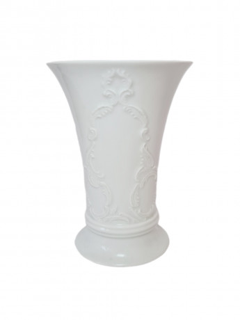 Ваза винтажная Im Still Royal KPM Bavaria с объемным растительным декором, ручная работа, средняя, фарфор, Германия, 1970-80гг.