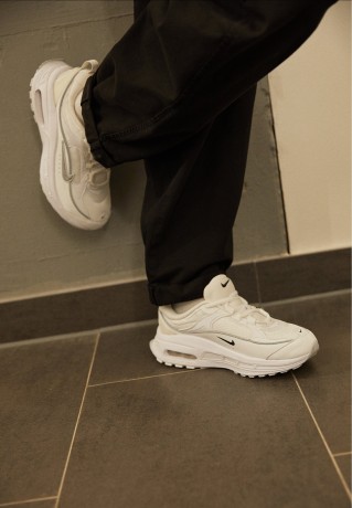 Nike Sportswear W AIR MAX BLISS NN Sneaker low white/summit white W AIR MAX BLISS NN Низкие кроссовки женские белый/саммит белый