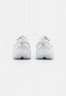 Nike Sportswear W AIR MAX BLISS NN Sneaker low white/summit white W AIR MAX BLISS NN Низкие кроссовки женские белый/саммит белый