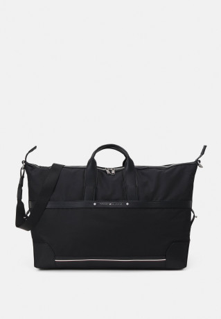 Tommy Hilfiger CENTRAL REPREVE WEEKENDER UNISEX Weekend bag black CENTRAL REPREVE WEEKENDER UNISEX Сумка выходного дня черный