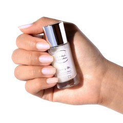 Le Mini Macaron Illuminez-Moi! Illuminating Nail Whitener  Иллюминез Мои! Осветляющий отбеливатель для ногтей