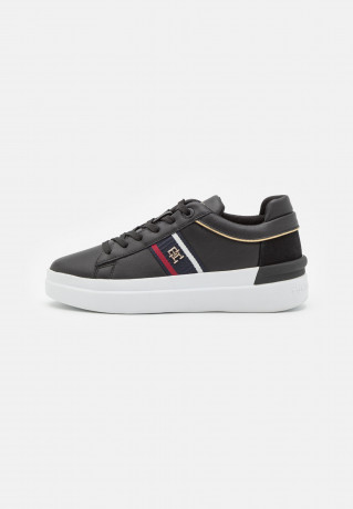 Tommy Hilfiger CORP WEBBING COURT Trainers black CORP WEBBING COURT Кроссовки черный