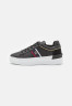 Tommy Hilfiger CORP WEBBING COURT Trainers black CORP WEBBING COURT Кроссовки черный