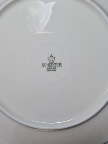 Scherzer Bavaria Бело-красное кофейное трио с позолоченным узором, Германия, 1960-70гг.